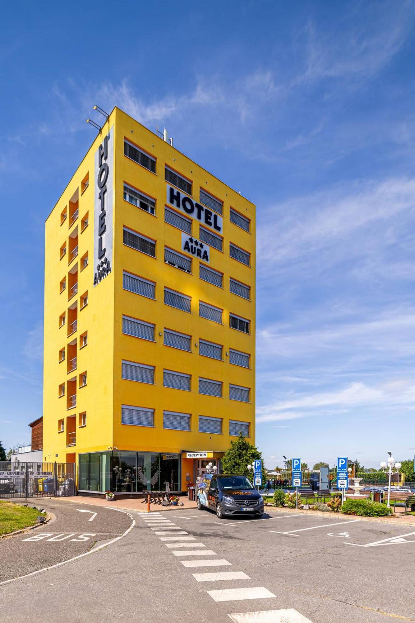 Hotel Aura Design & Garden Pool Prag