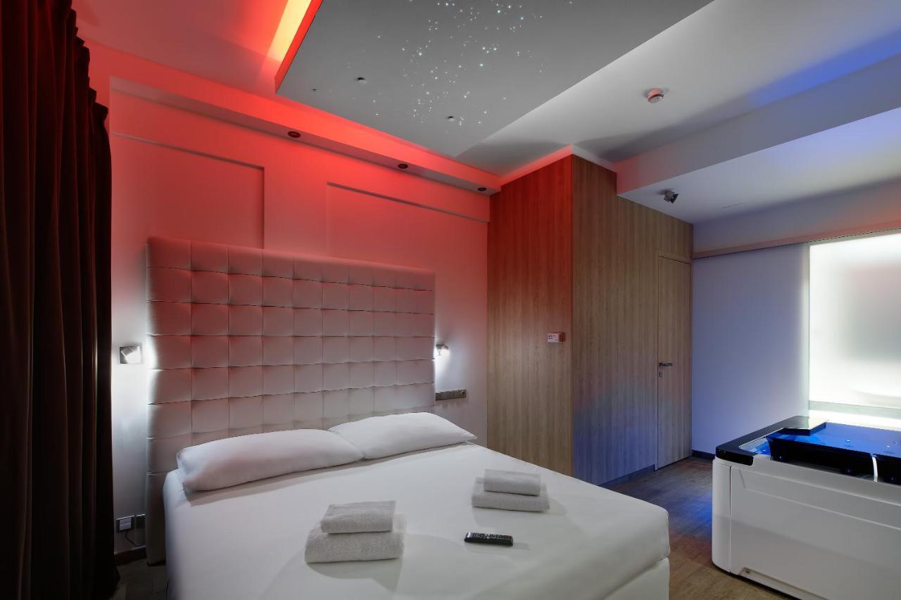Aura Design & Garden Pool Hotel Prag